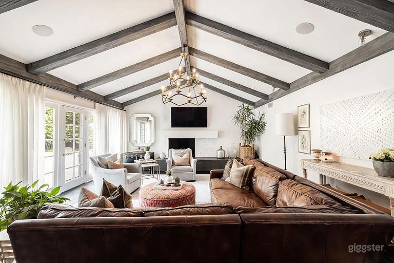  Charming Private Ranch Estate (half acre) 