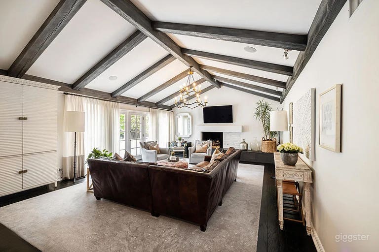  Charming Private Ranch Estate (half acre) 