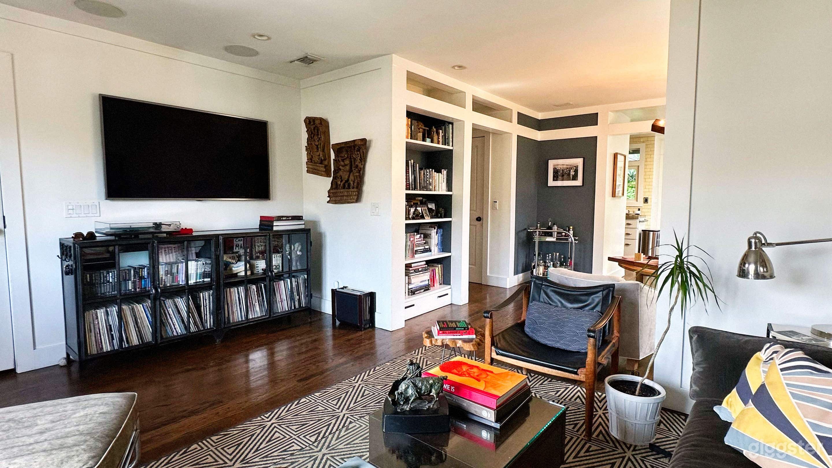 Stylish craftsman home, in the Silverlake hillside Photo 3