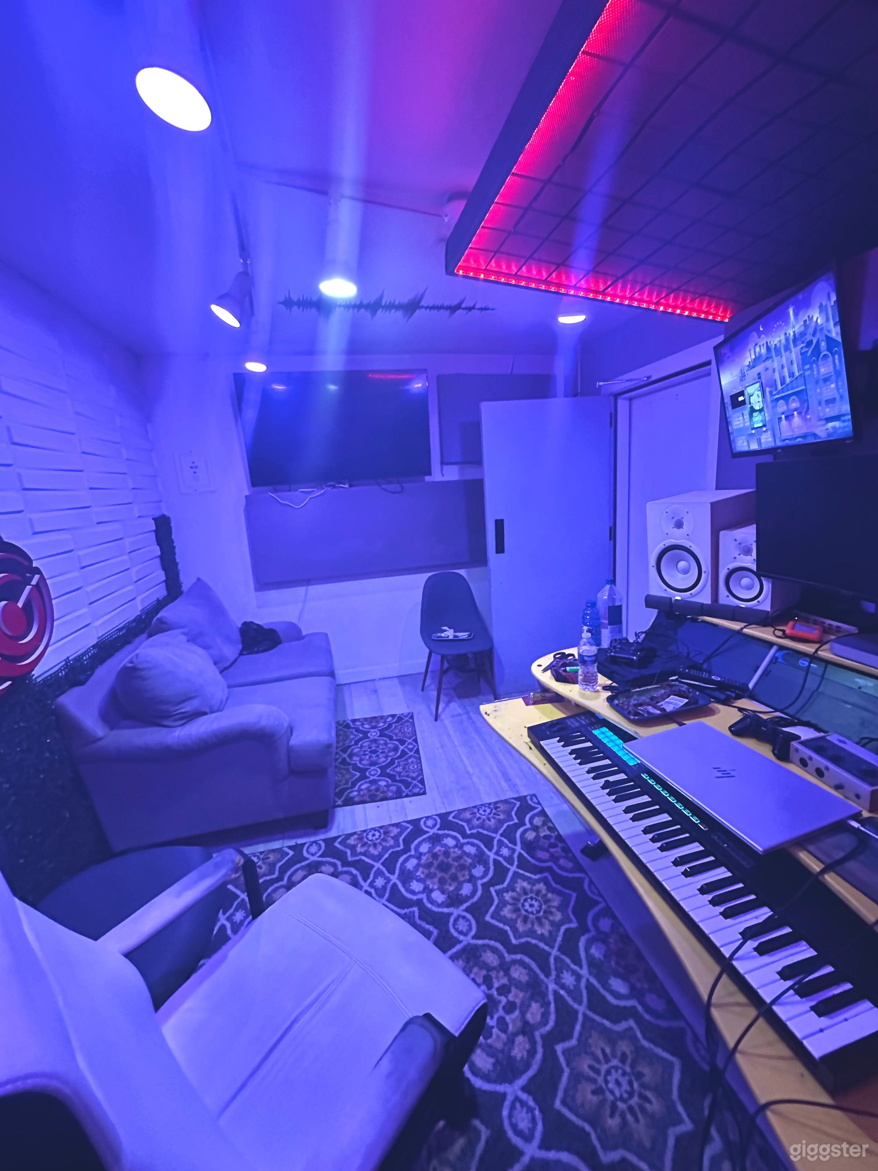 Oak Park Recording Studio Photo 4