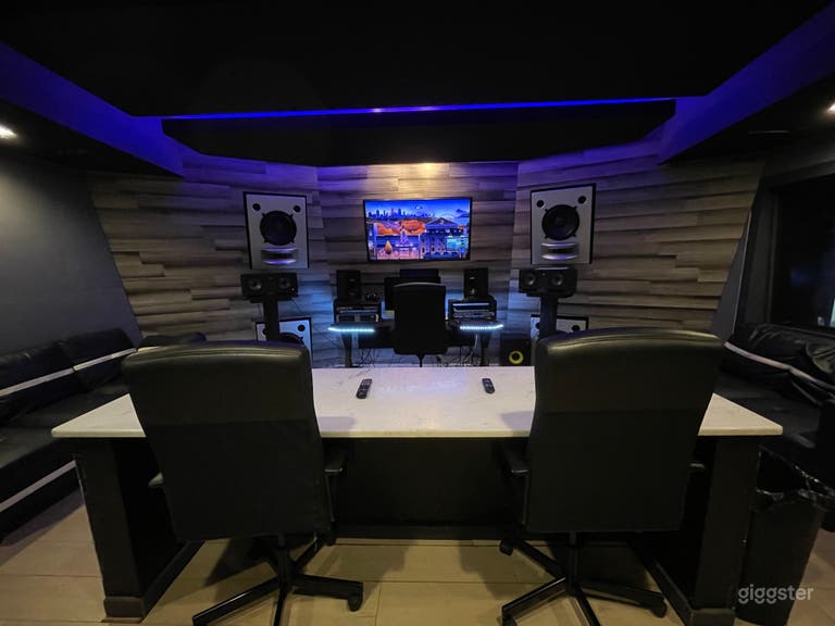  Downtown Music Recording Studio 