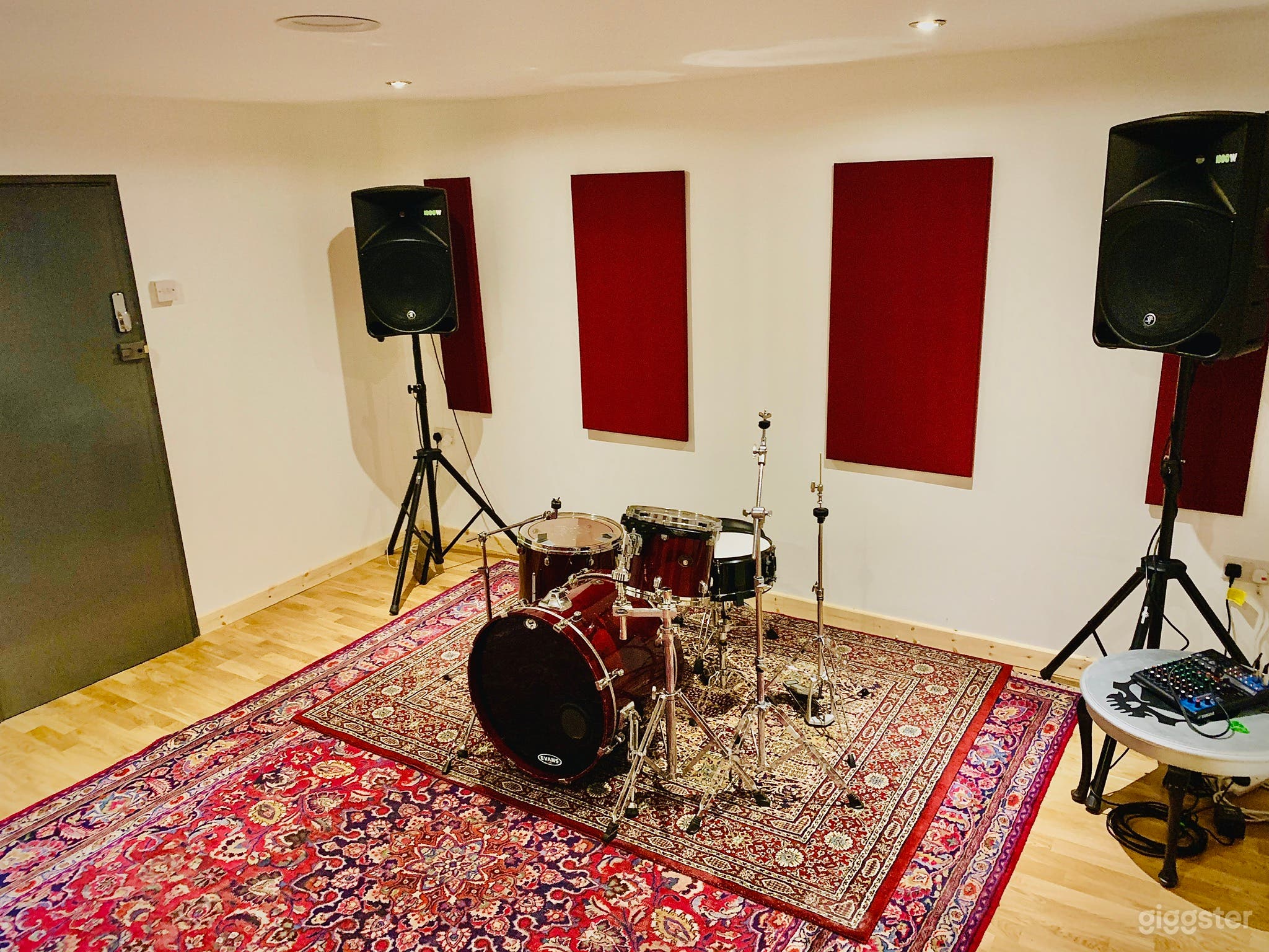 Small rehearsal/ live room