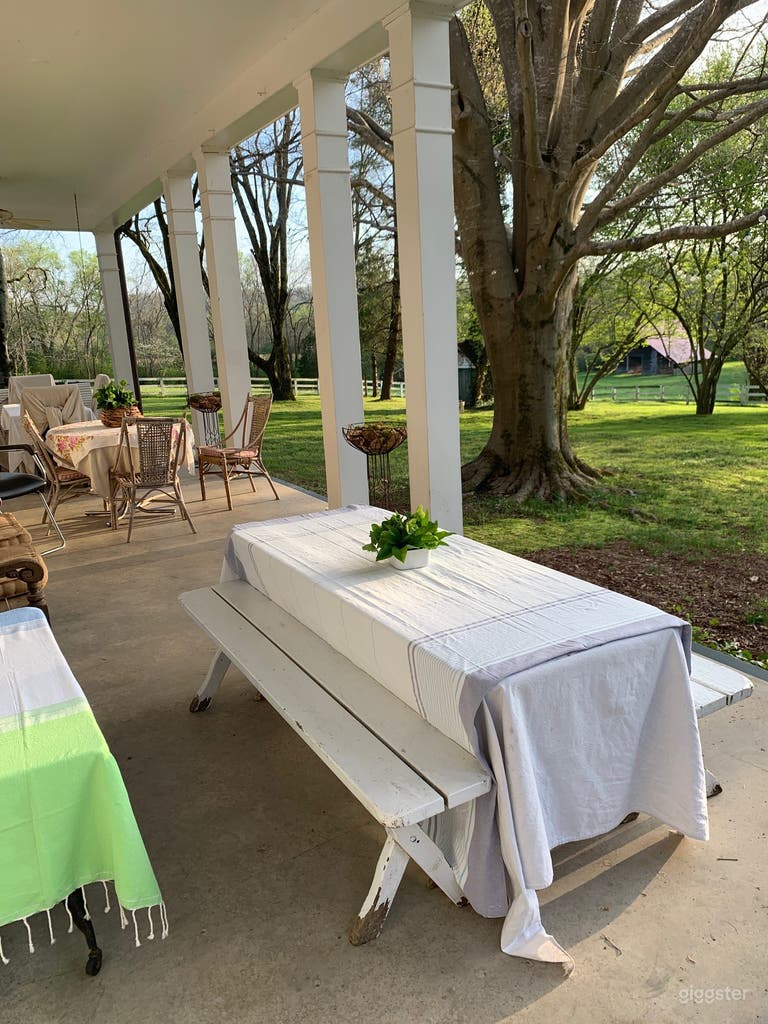  Farmhouse Front Porch 