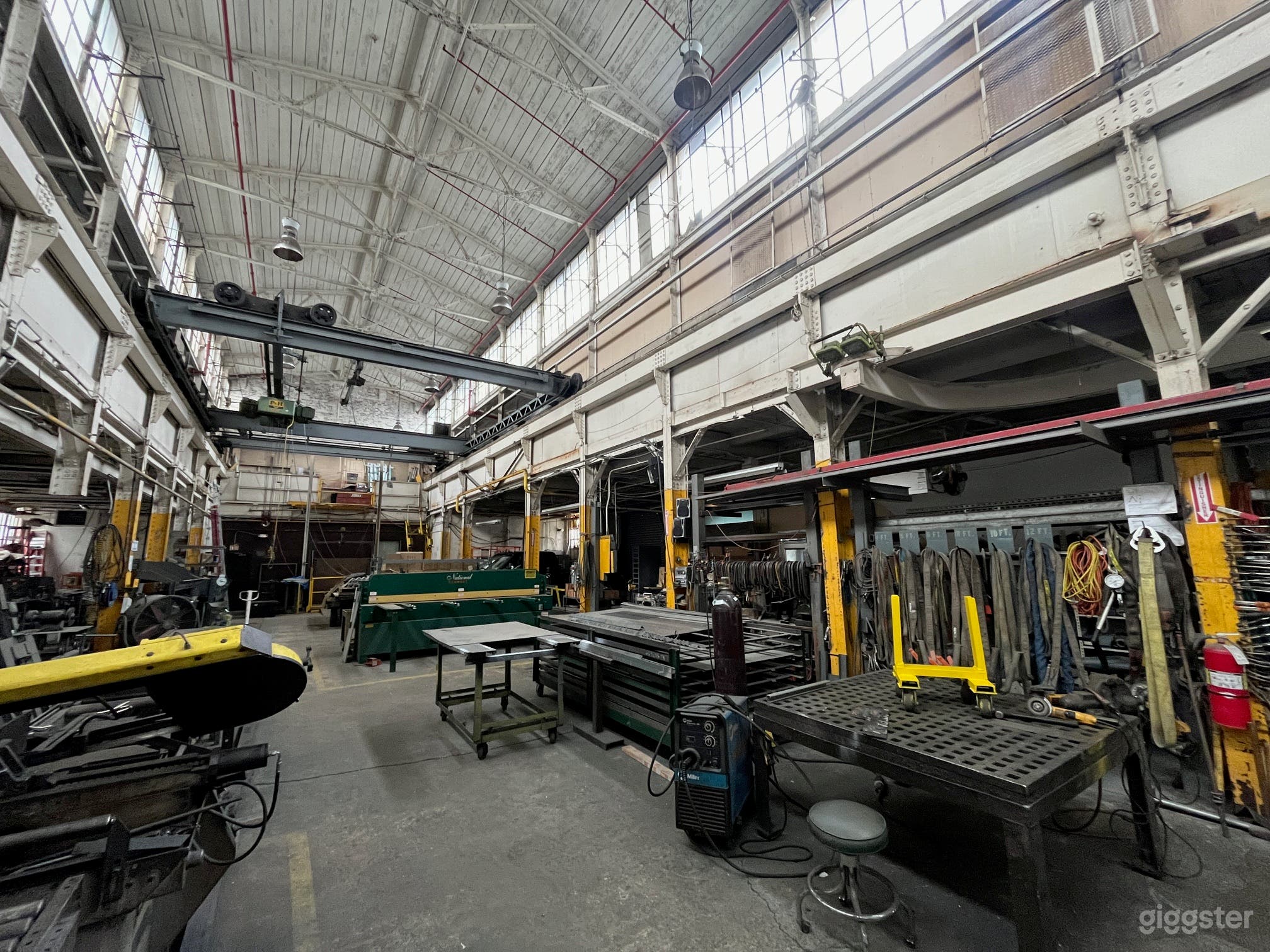 Huge industrial machine shop Photo 3
