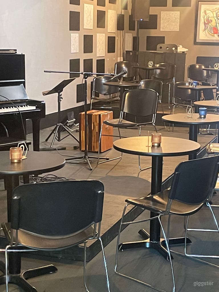  The Jazz Lounge 