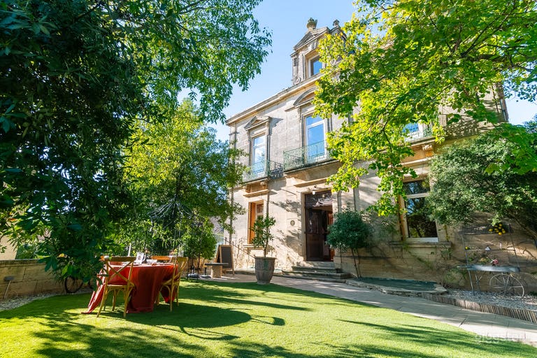  Charmante Maison Historique à Cournonsec 