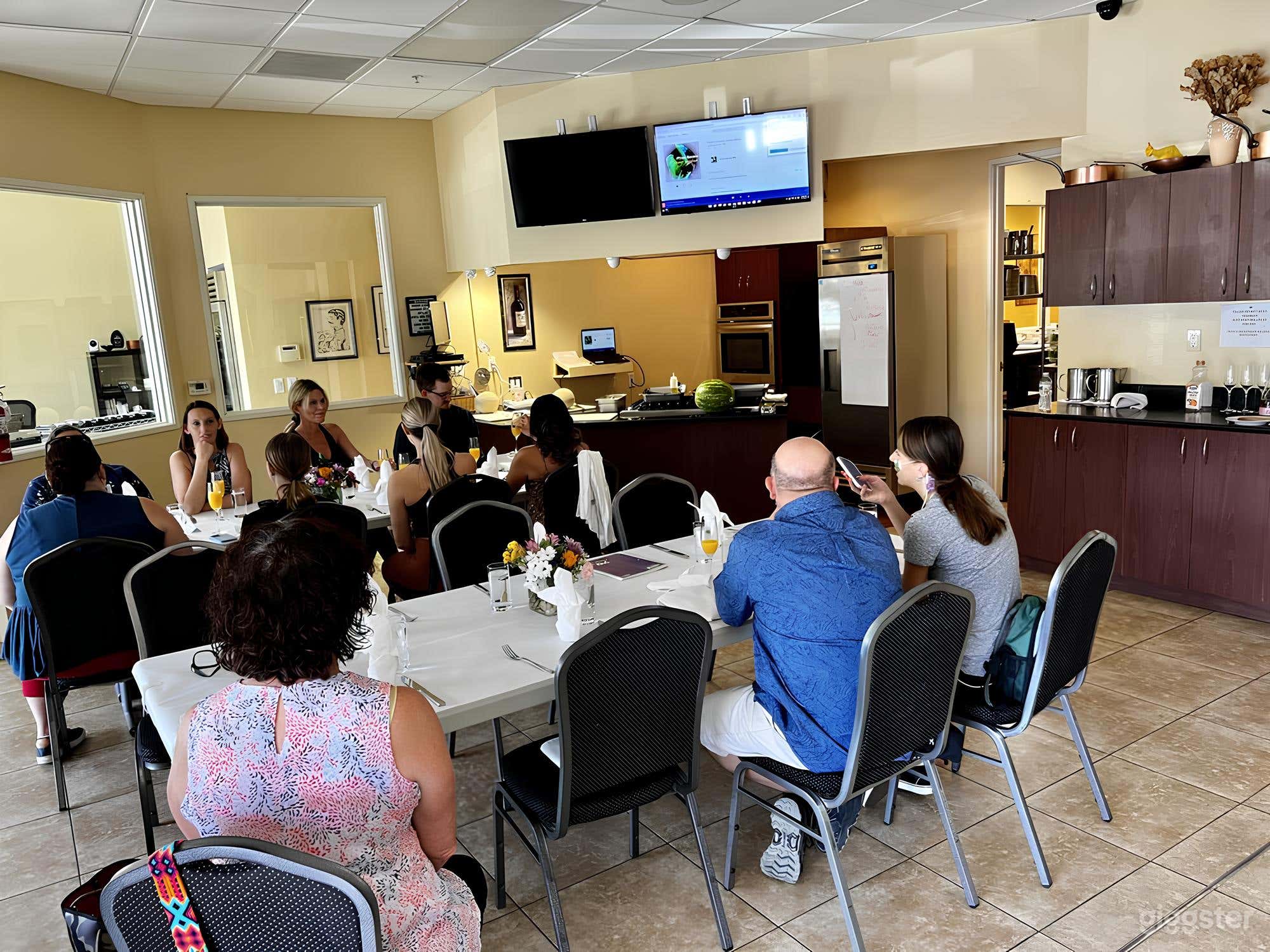 South Wing Room Photo 1