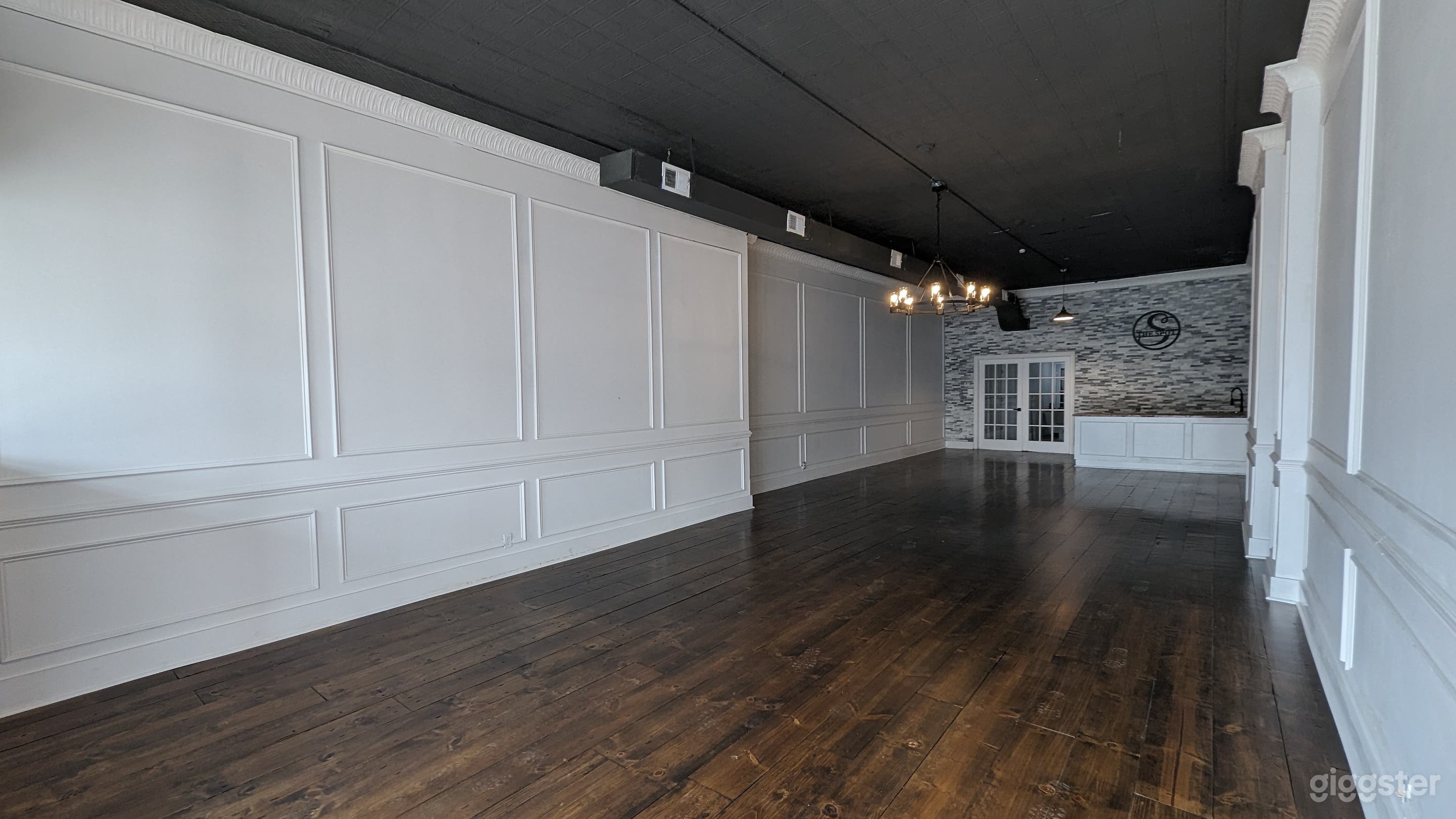 Spacious Venue event hall Photo 4