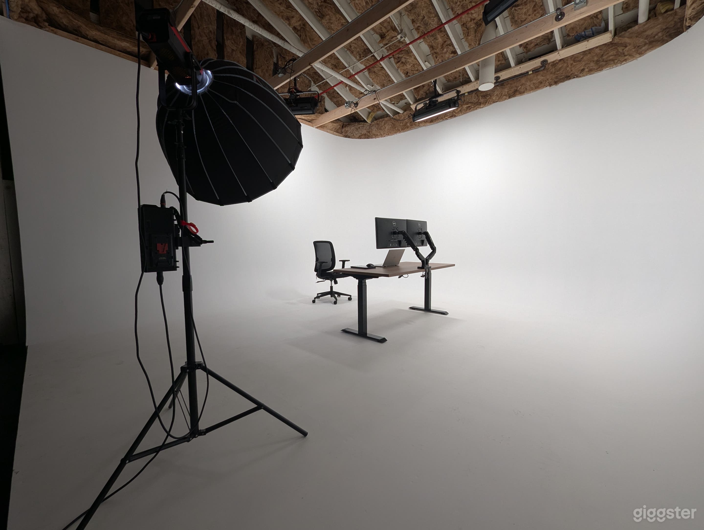 Waukesha Infinity / Cyclorama Wall - Photography and Video Photo 3