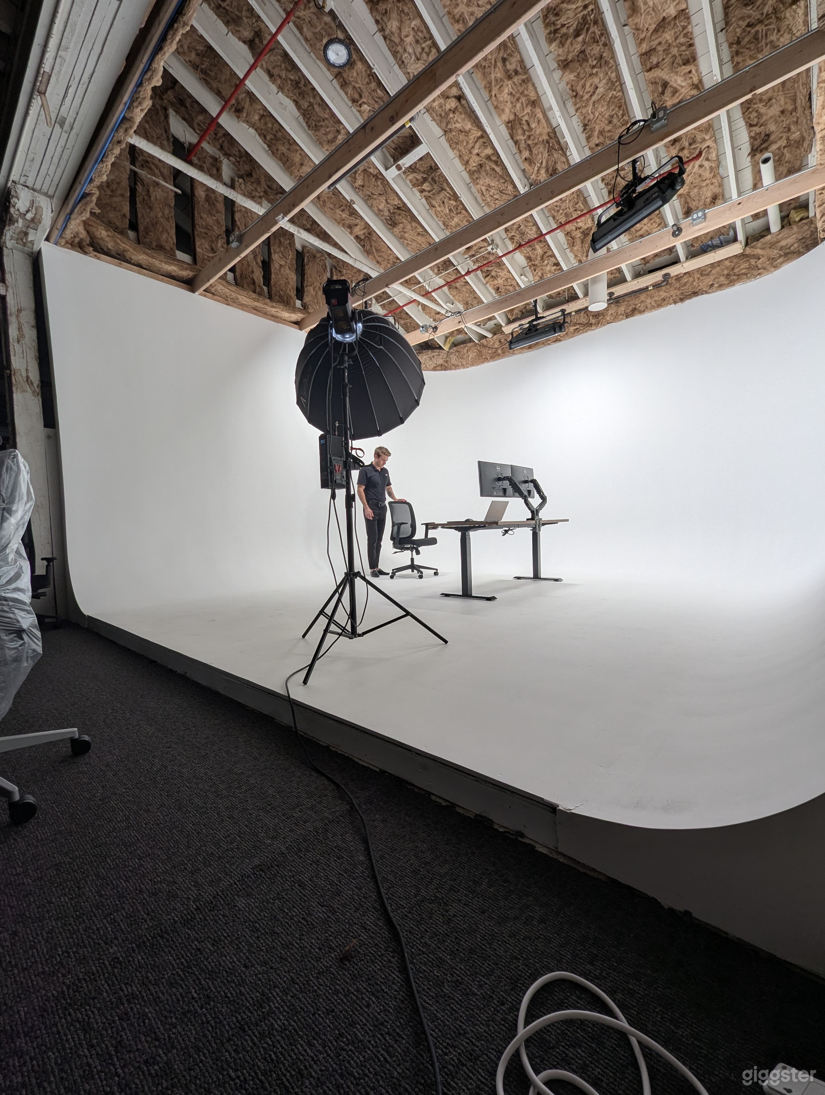 Waukesha Infinity / Cyclorama Wall - Photography and Video Photo 2