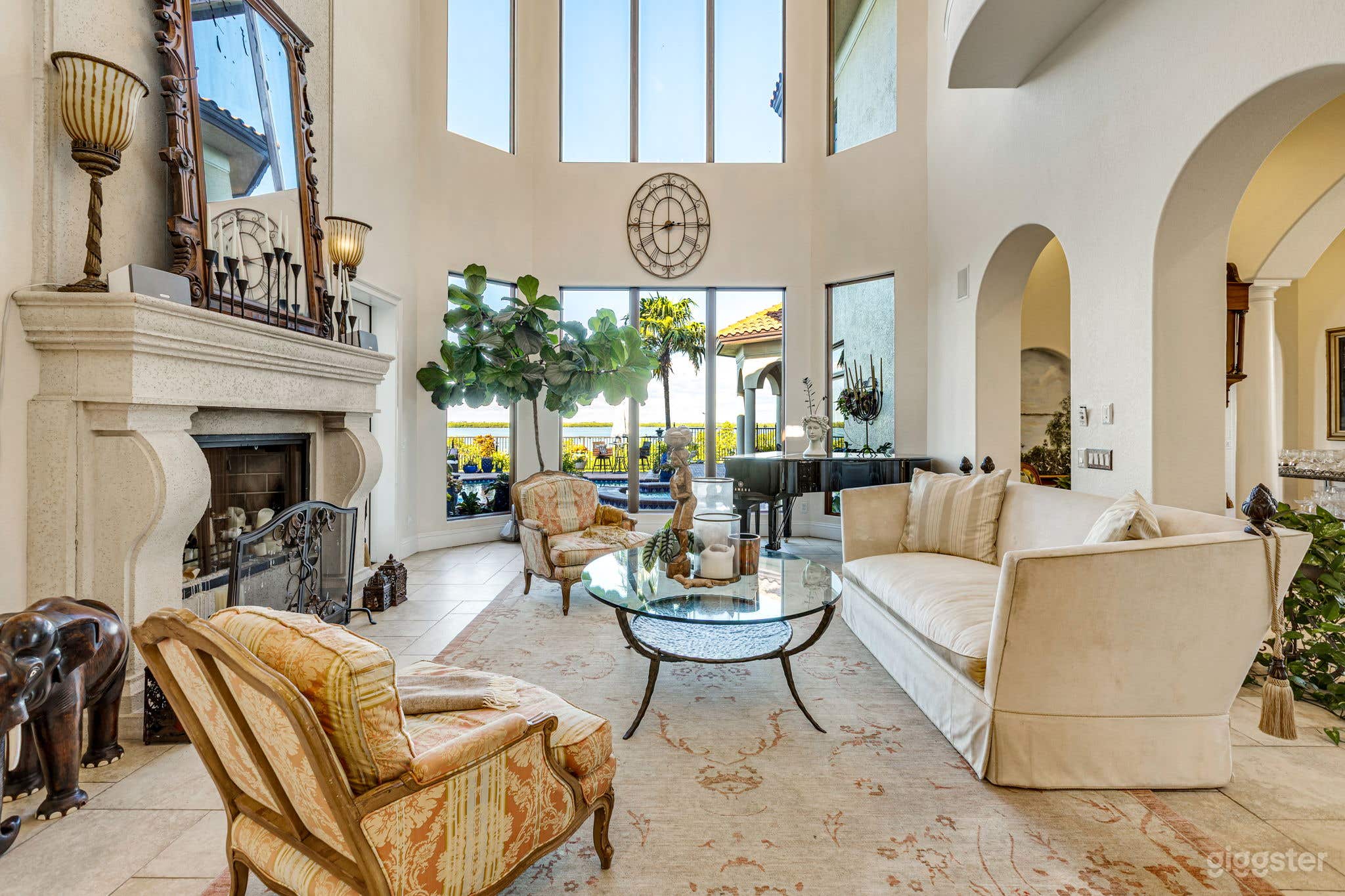 Beautiful Mansion overlooking the Bay Photo 3