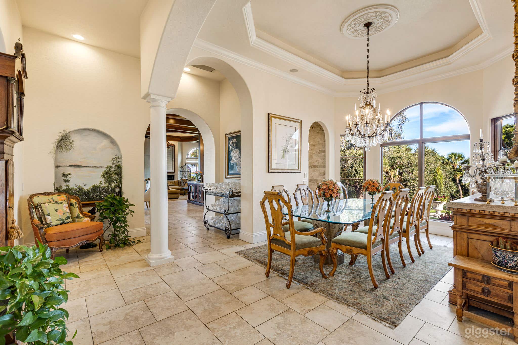 Beautiful Mansion overlooking the Bay Photo 4