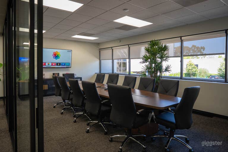  Modern Meeting & Conference Room in Irvine 