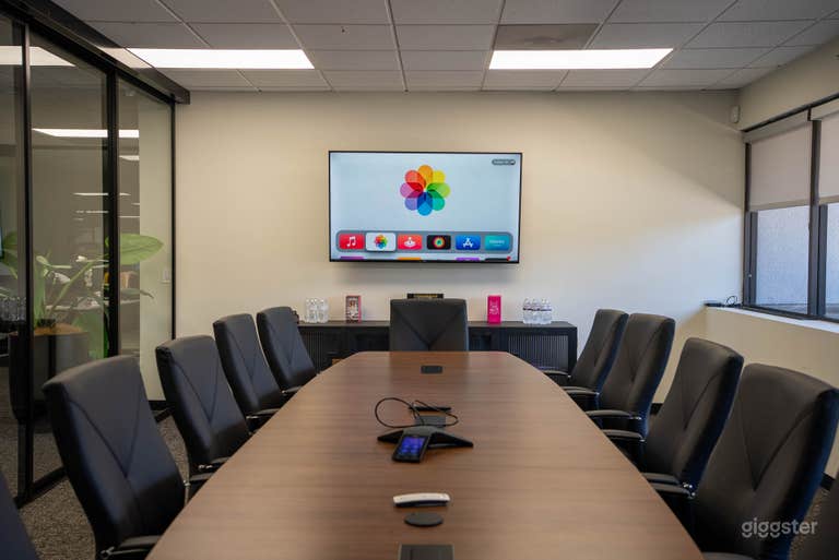  Modern Meeting & Conference Room in Irvine 