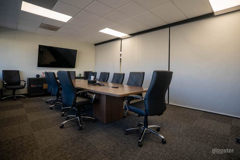  Modern Meeting & Conference Room in Irvine 