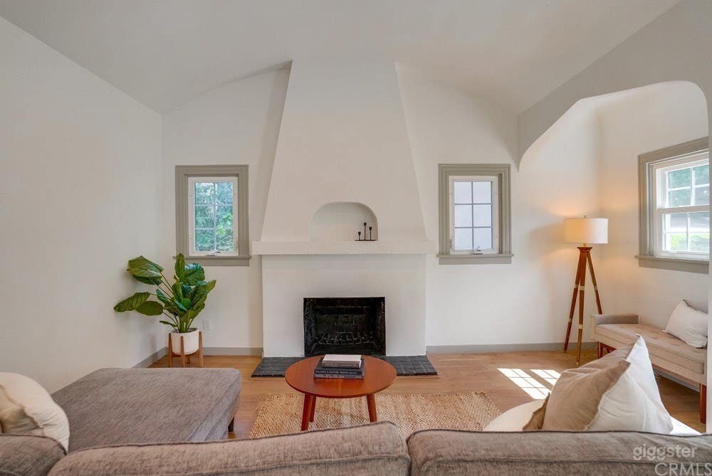 Charming English Tudor Family Home - Anywhere, USA Photo 3