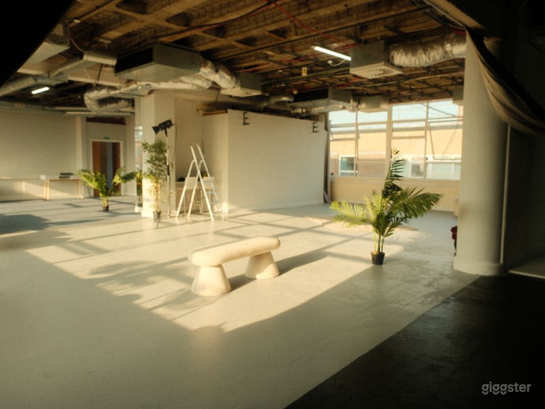  Bright 2300 sq ft Studio - Photo, Film, Music, Events 