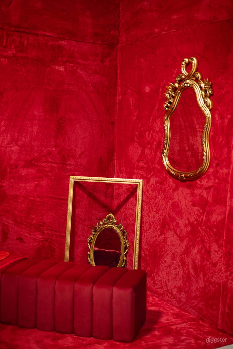  Photography Studio with Cyclorama Wall 