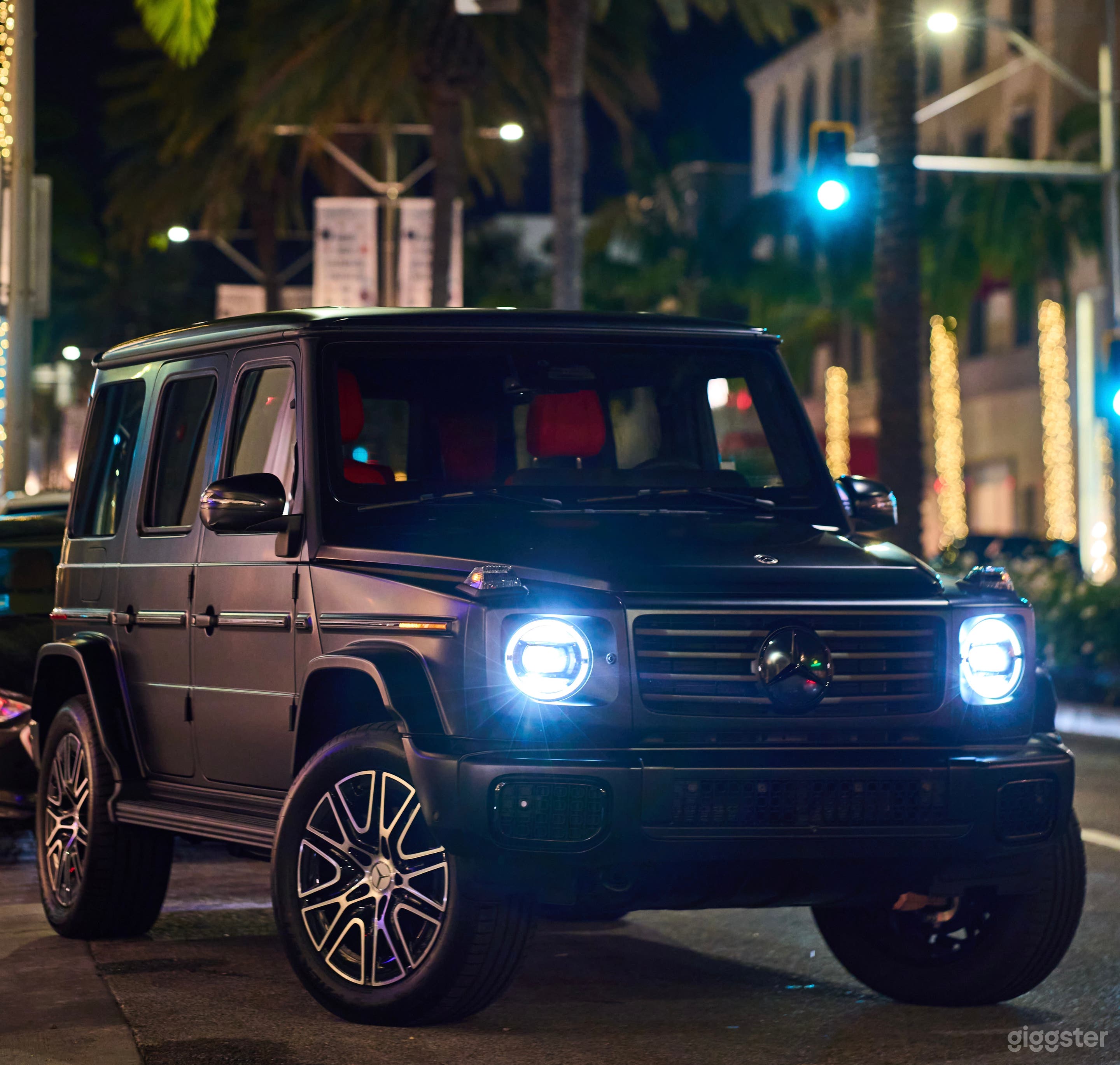 Matte Black G580- bold presence on camera