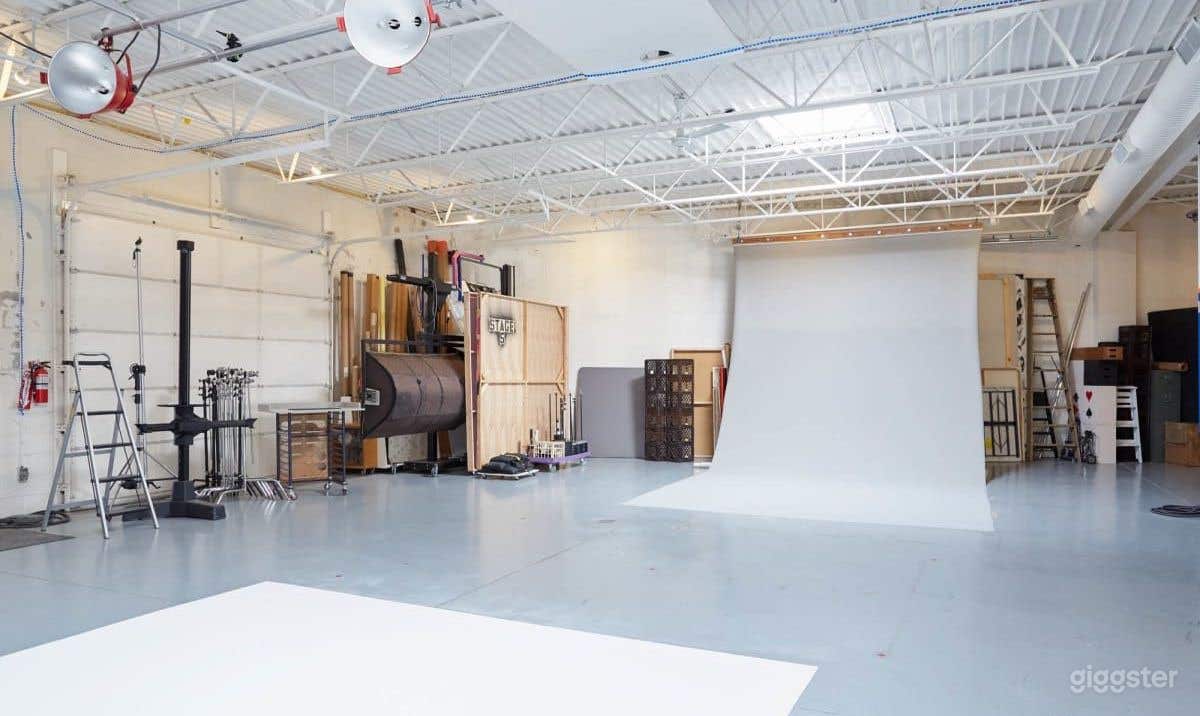 Wide/Bright Photo/Video Studio &amp; Workshop Space  Photo 1