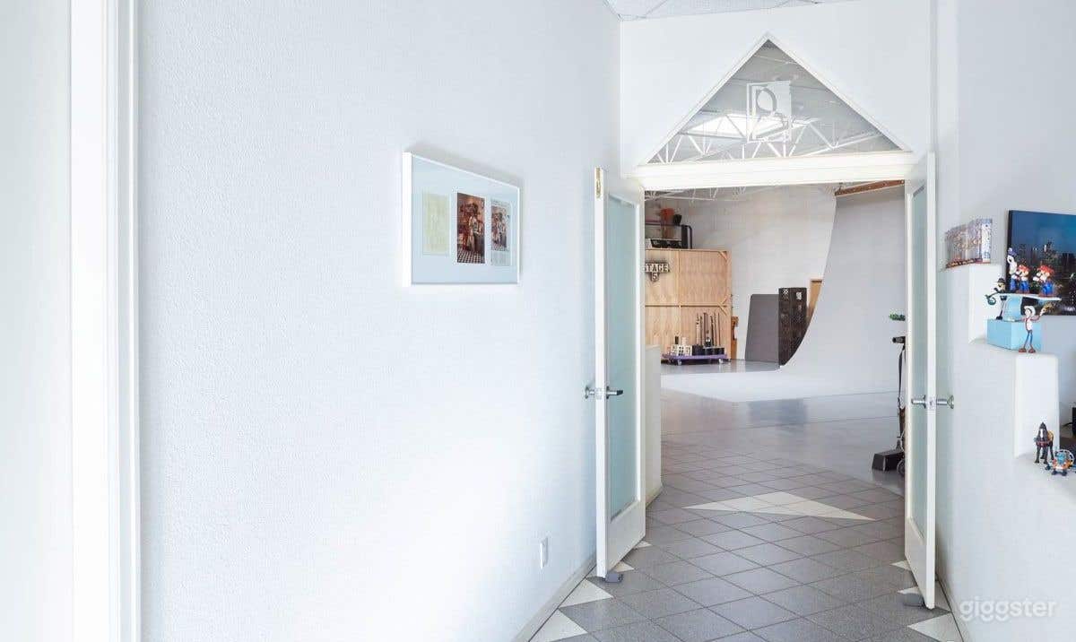 Wide/Bright Photo/Video Studio &amp; Workshop Space  Photo 4