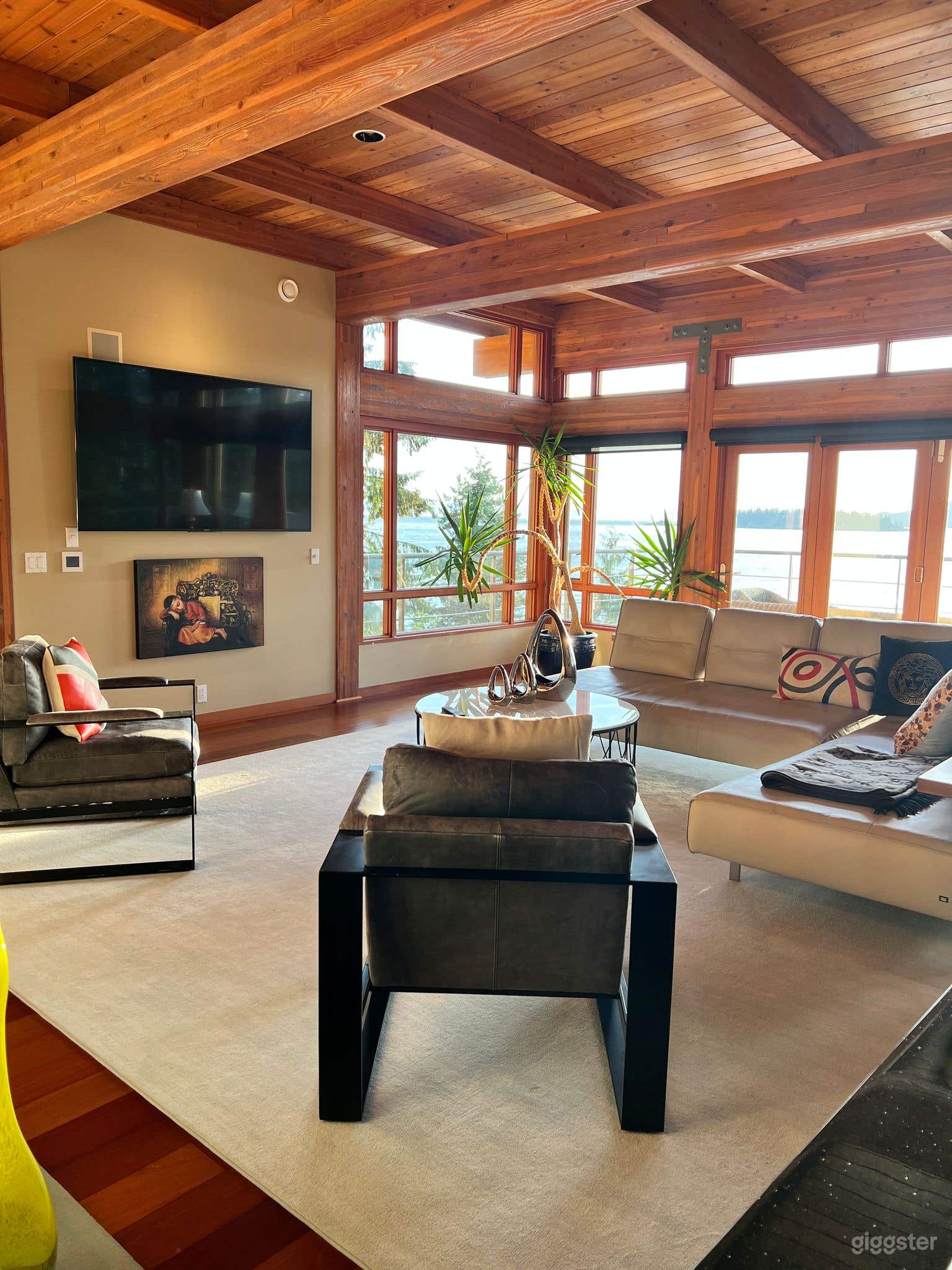 West Coast waterfront estate Photo 3