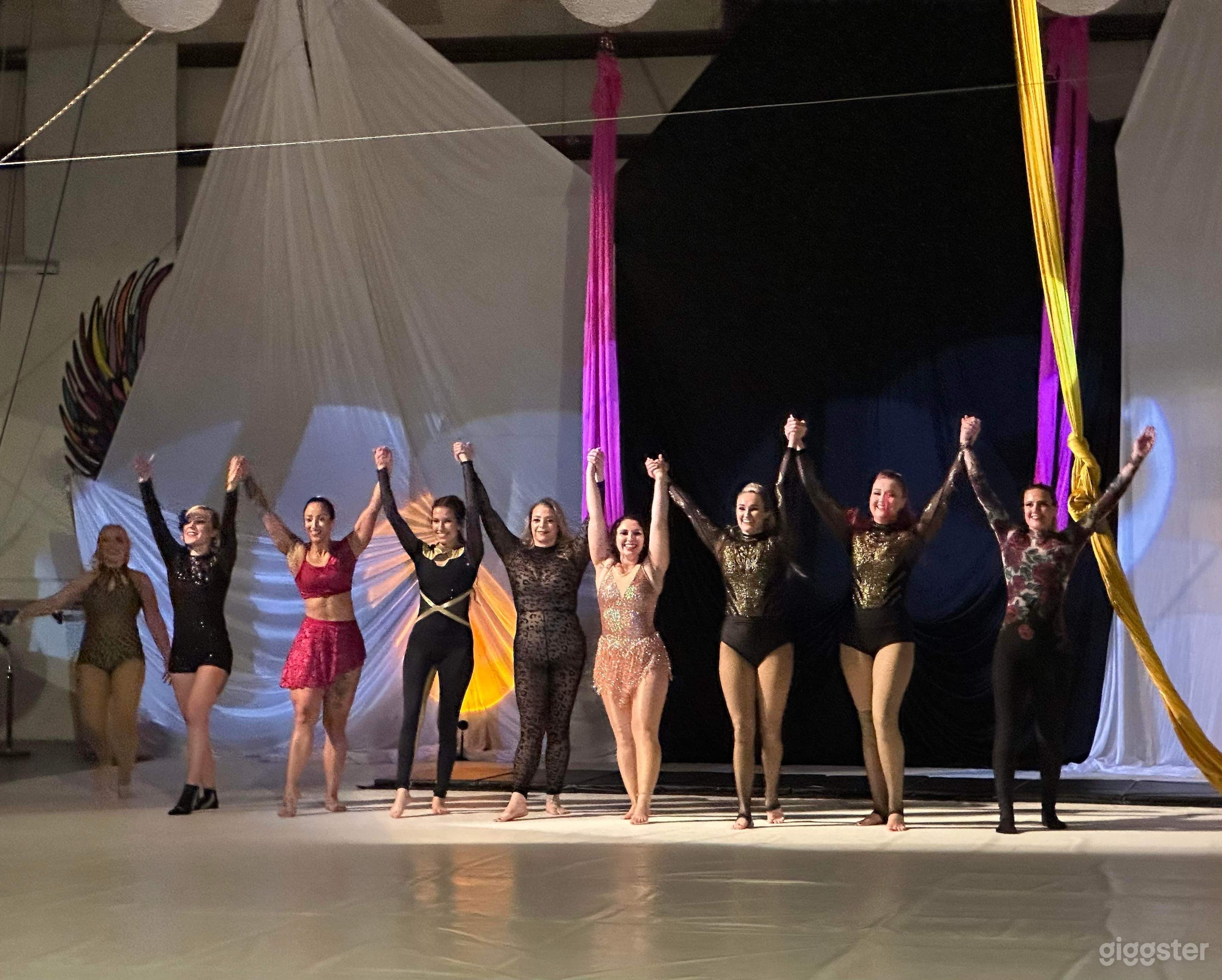 Superbly designed amazing warehouse, climate controlled! Photo 2