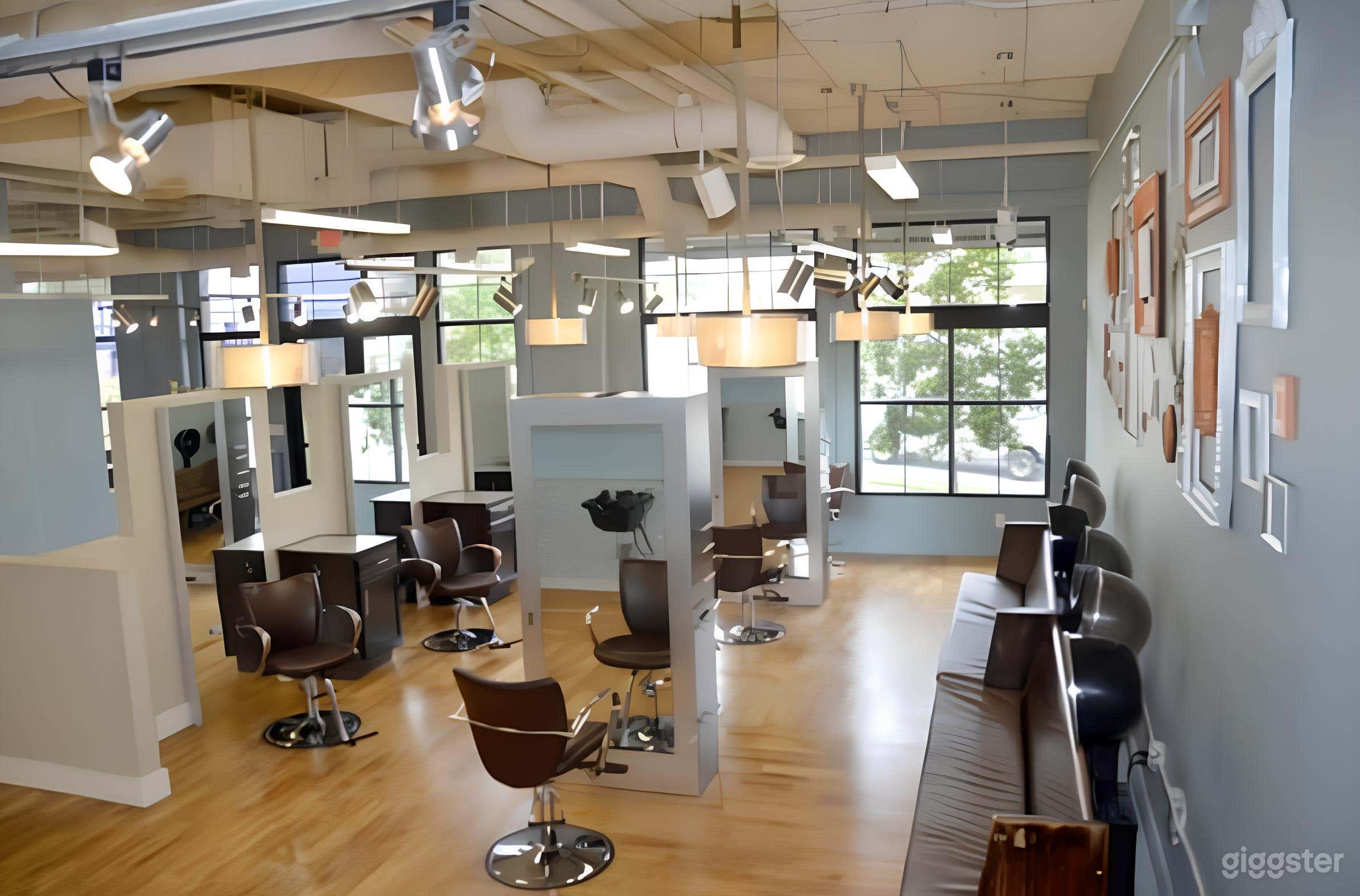 Urban Style Spacious Salon Photo 1