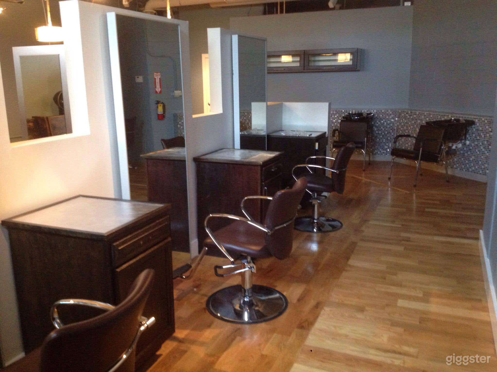 Urban Style Spacious Salon Photo 3