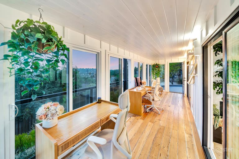  Luxury Hillside Manor w/ Sprawling Highland Views 