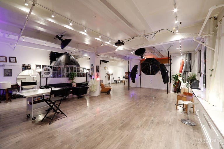  Spacious Modern Studio 