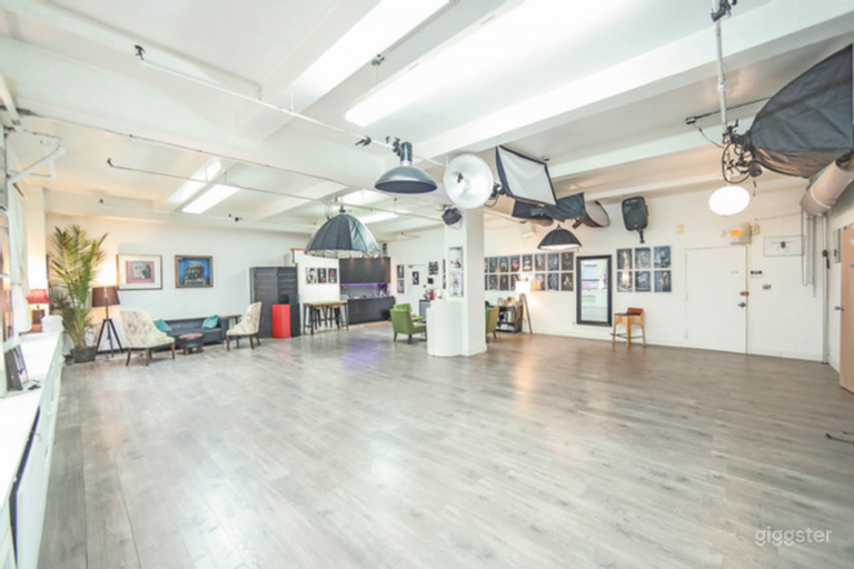  Spacious Modern Studio 