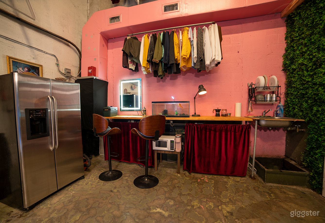 One of a Kind Creative Space featuring Blue Cyc Photo 4