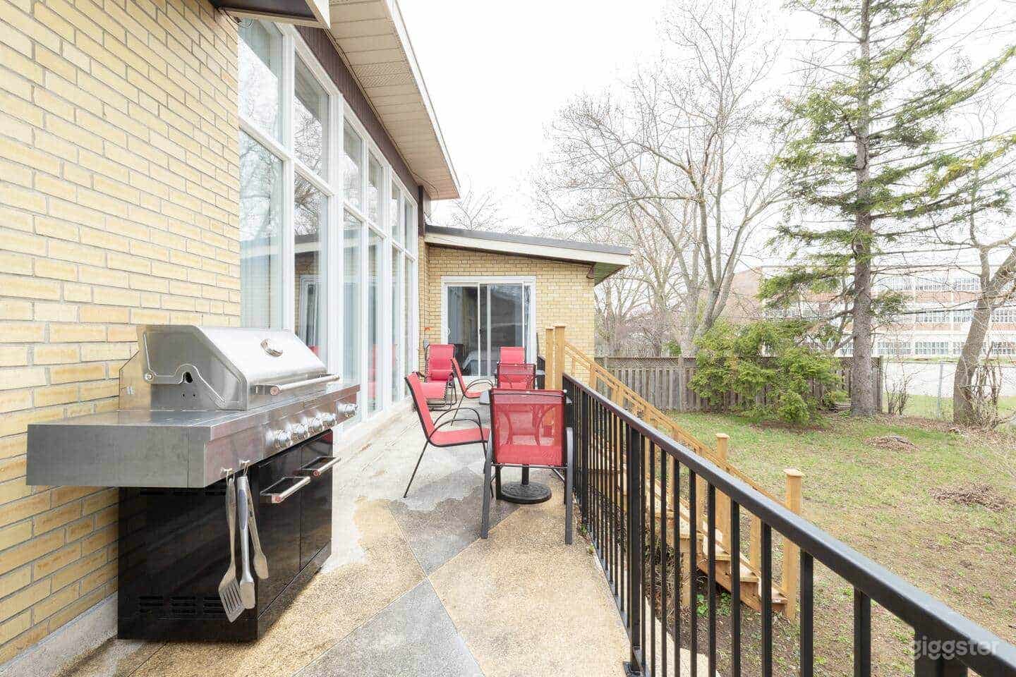 Spacious Open Concept Home Photo 4