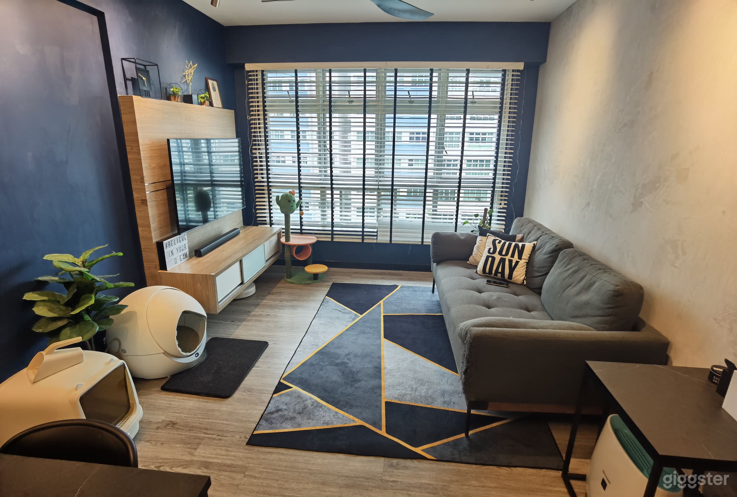 Modern industrial house for rent Photo 1