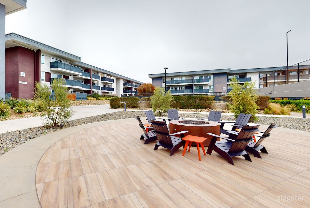 Spacious Outdoor Picnic Area in Newport Beach Photo 4