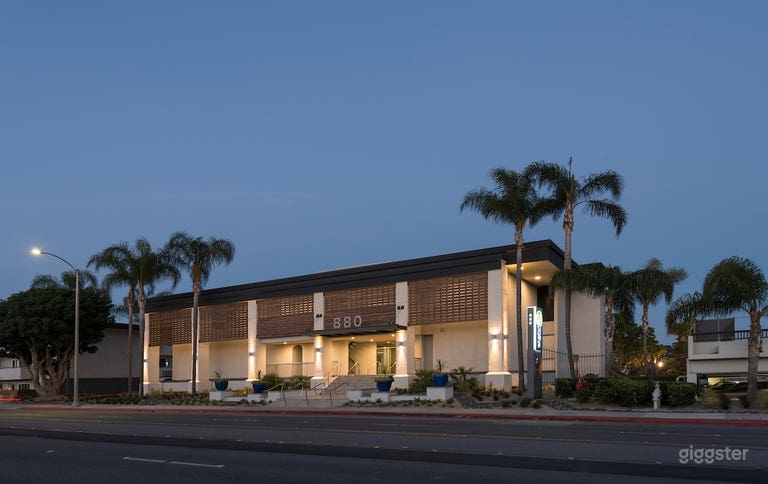  Spacious Outdoor Picnic Area in Newport Beach 