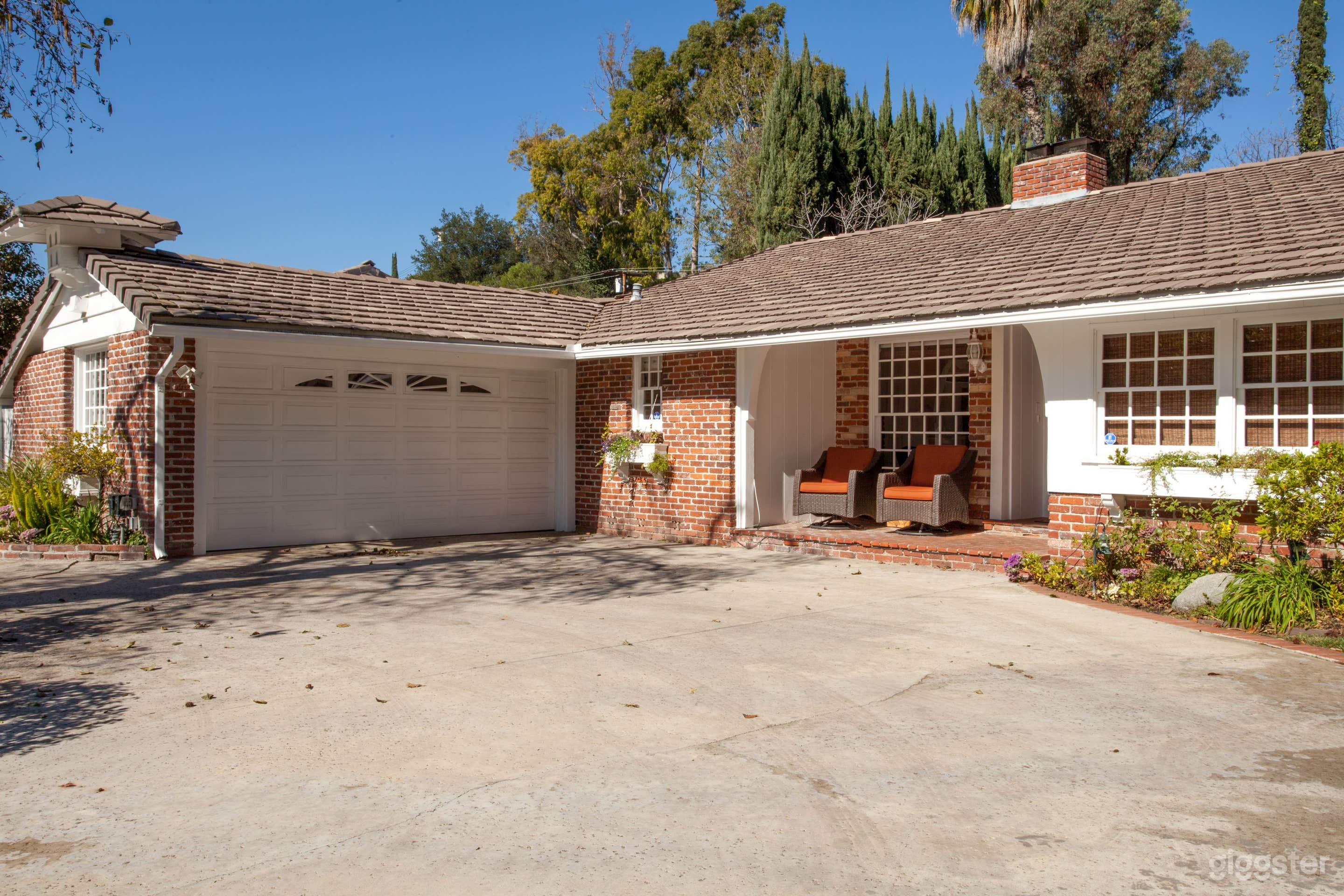 Simple Suburbia  Photo 2