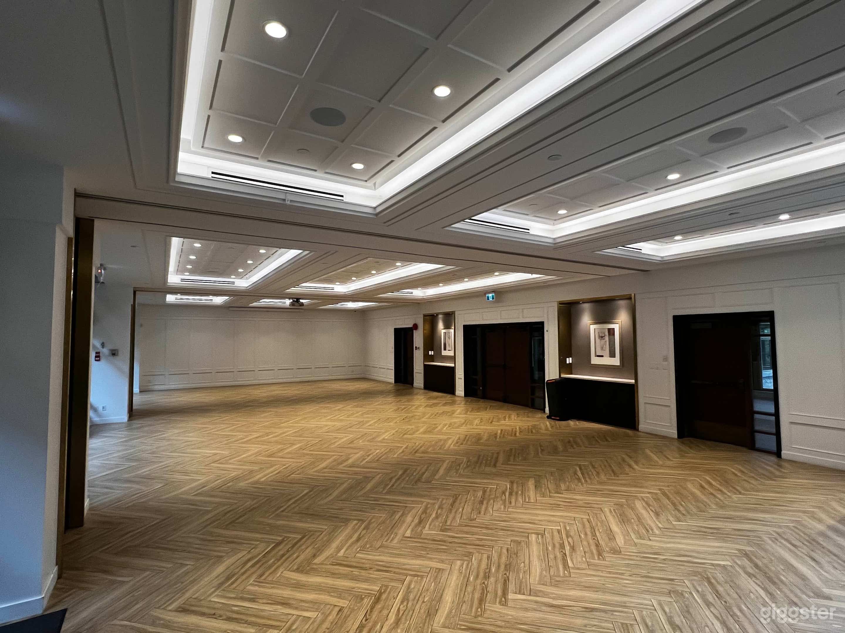 Expansive Ballroom w/ 2 patios Photo 2