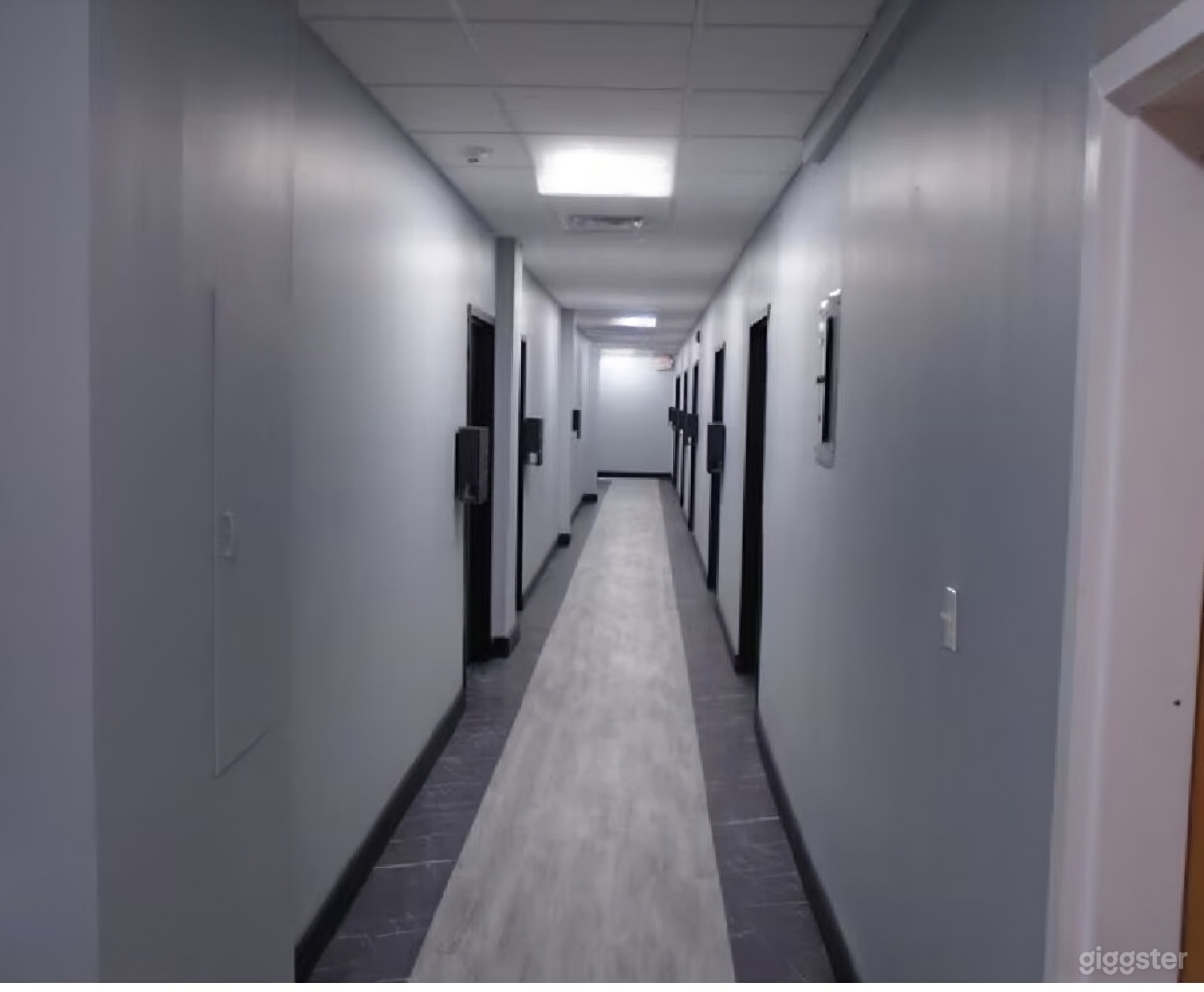 Modern Professional Corporate Office Building/Suite Space Photo 4