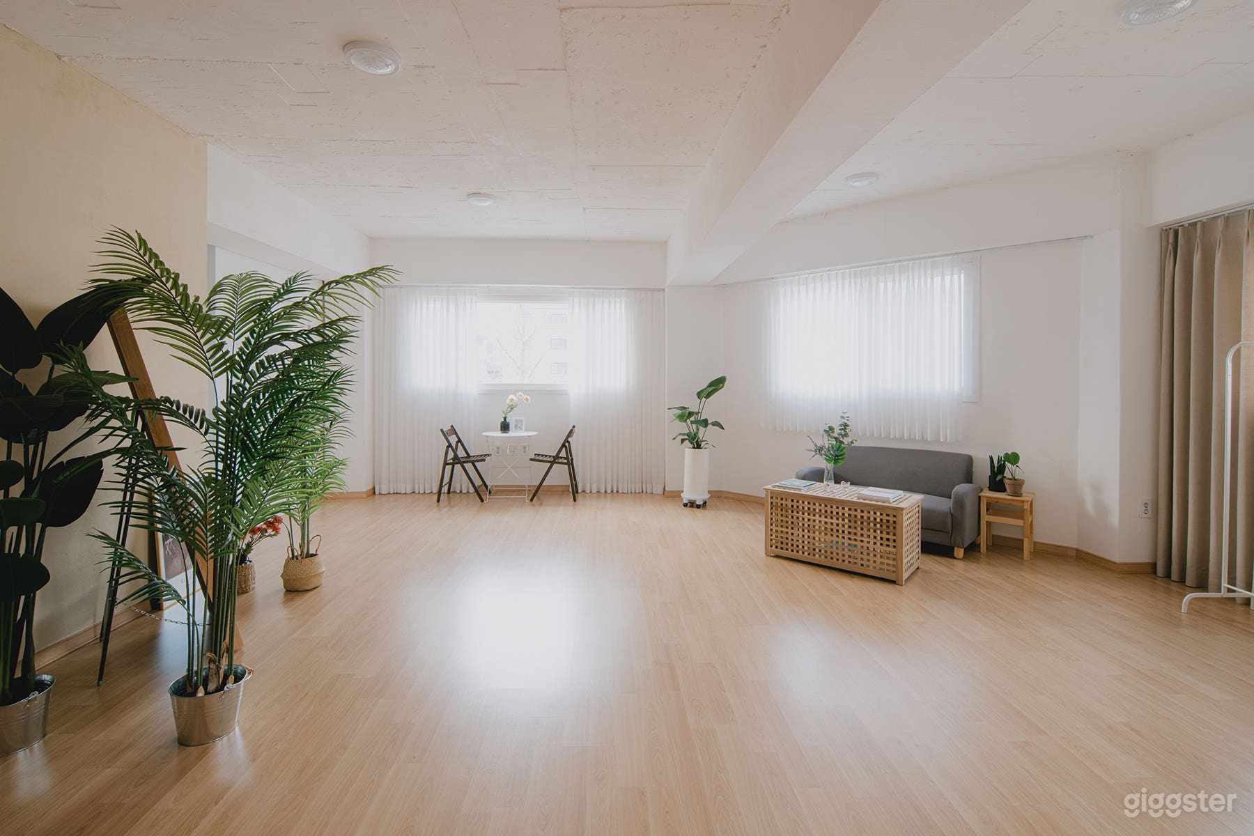 21평 자연광 스튜디오 (쇼핑몰, 라이브, 유튜브 촬영) Photo 1