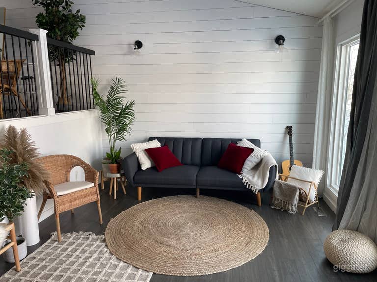  Picture Ready Home in East Central Edmonton 