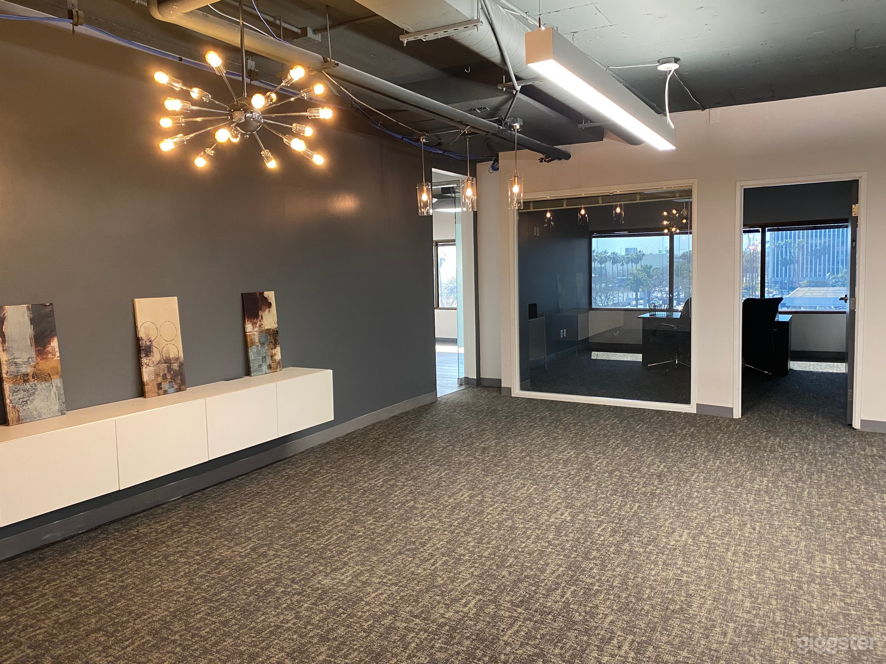 Suite 500: CONFERNCE ROOM/OFFICES 10,000SF(LAX) Photo 2