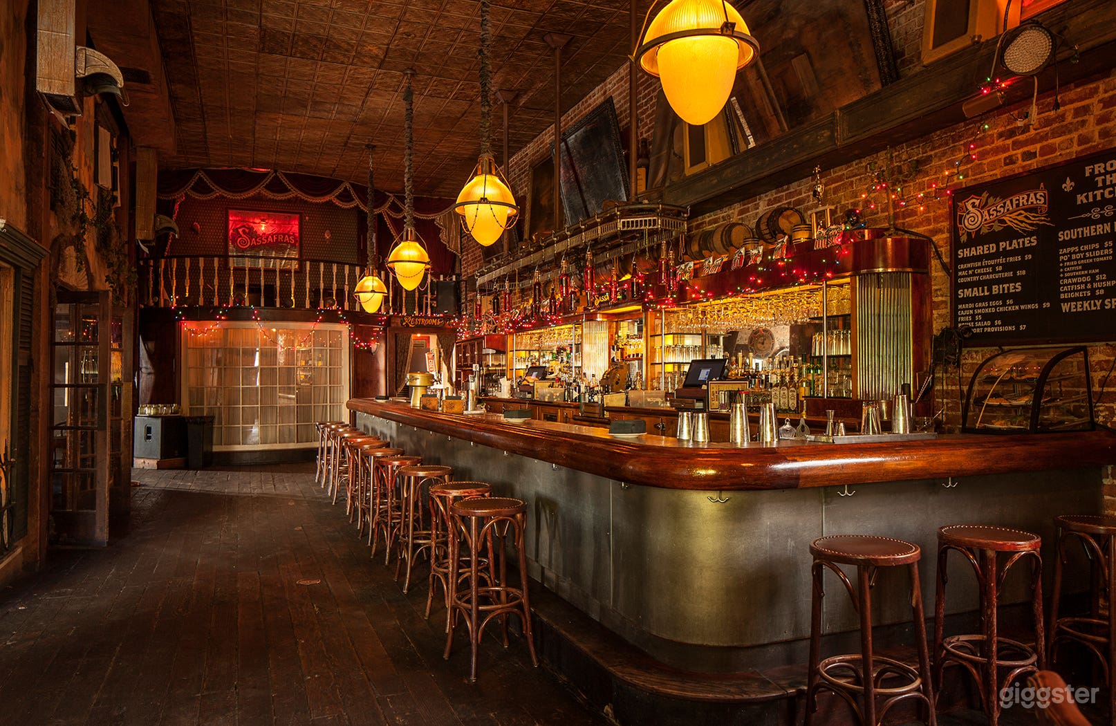 Swanky Bar In the heart of Hollywood Photo 1