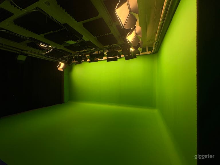  Montmartre Green Screen Studio 25m² w/ Control Room 