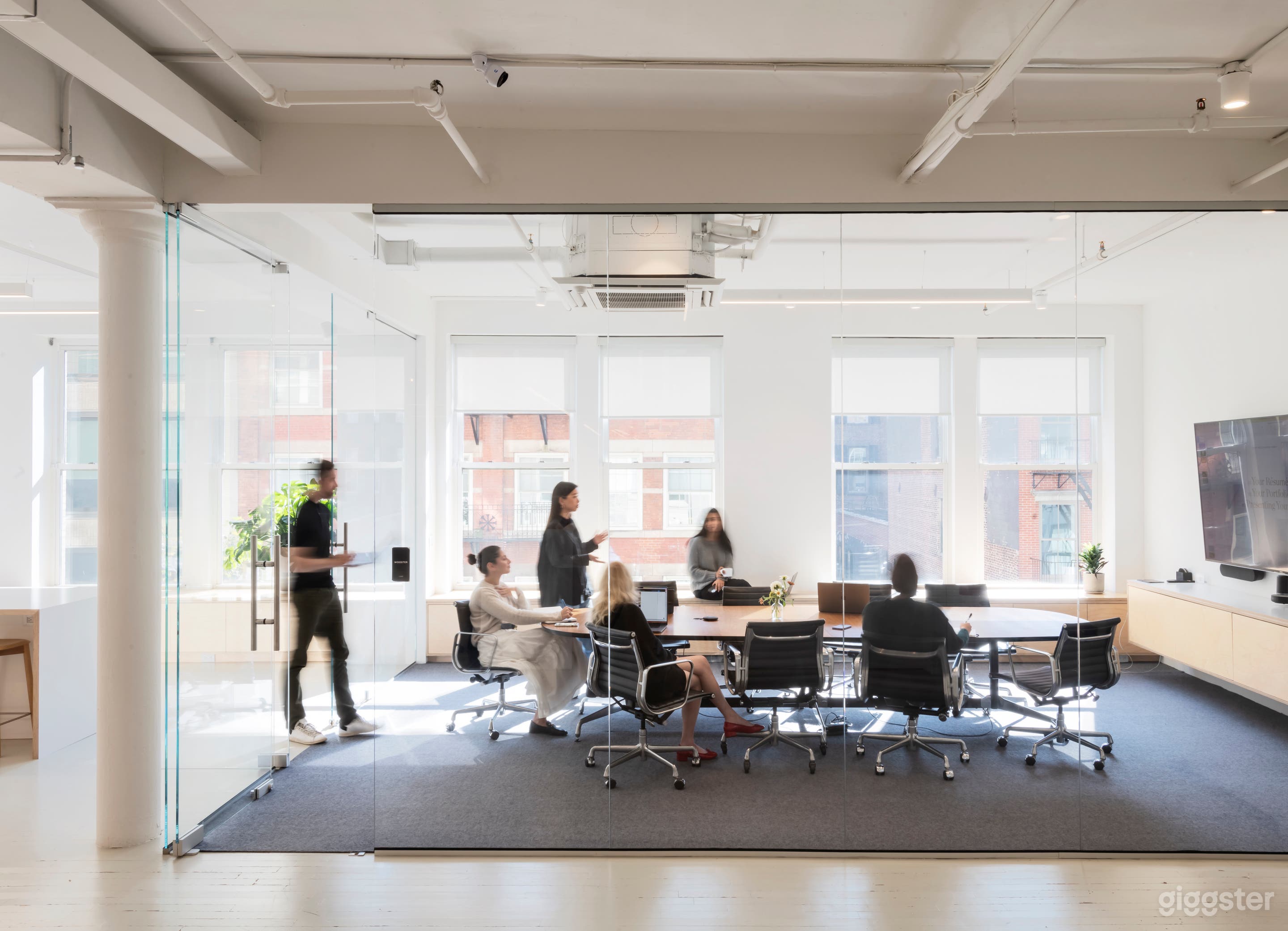 Photo Studio located in the heart of Soho  Photo 4