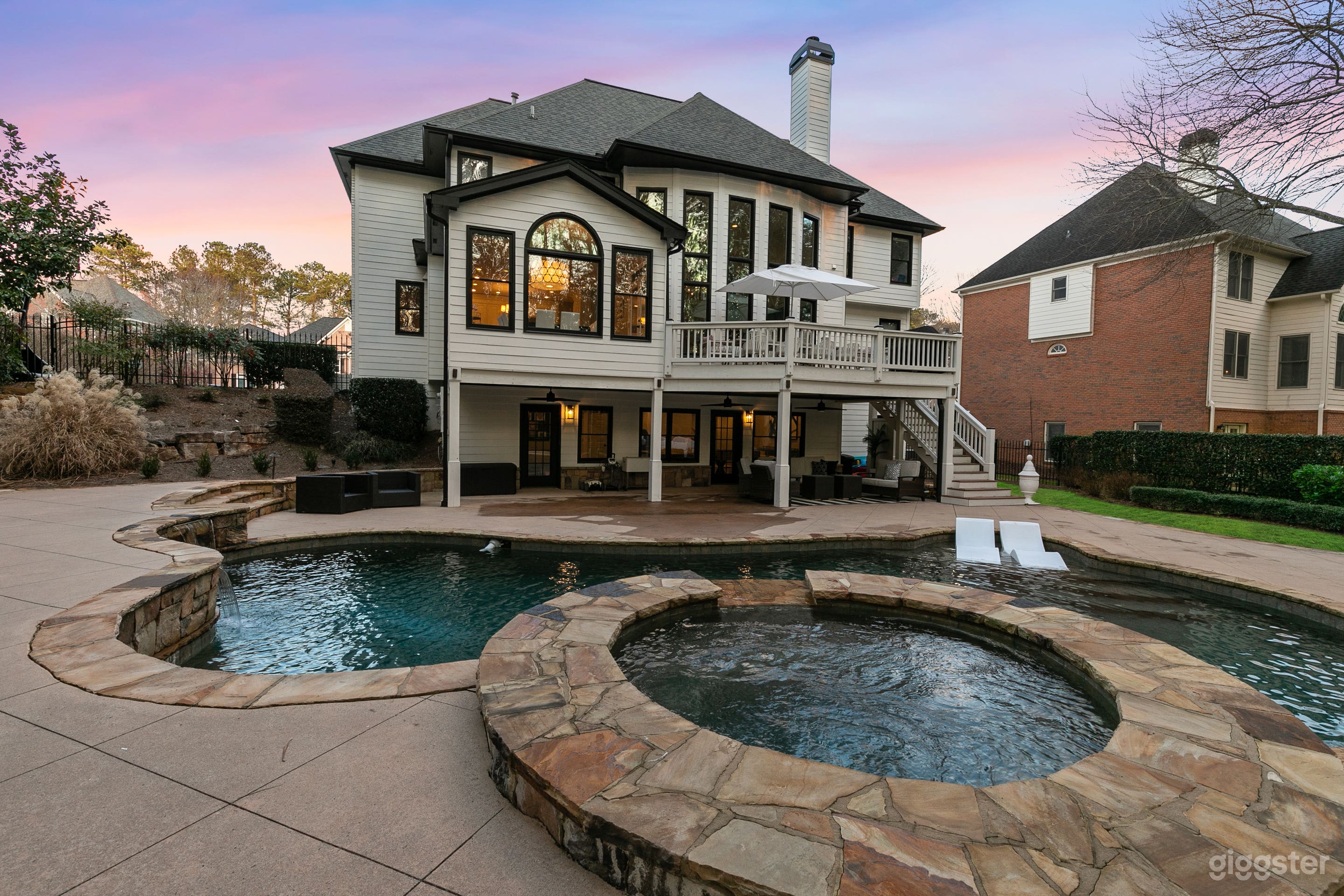 Backyard Oasis &amp; Luxury Living in the Suburbs Photo 1