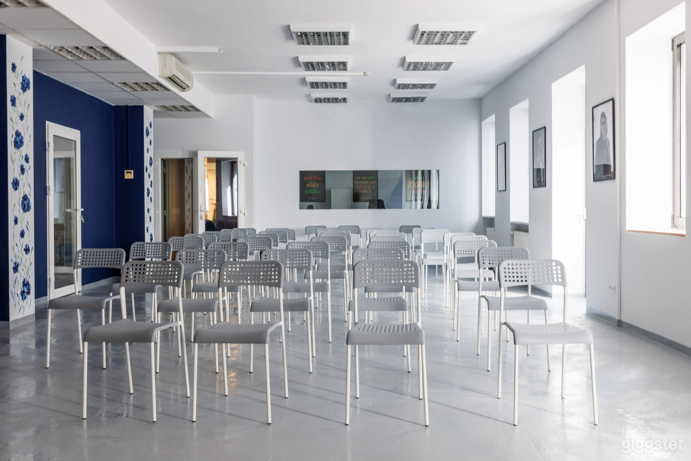 Flexible Event Space with Networking Area in Warsaw Photo 1