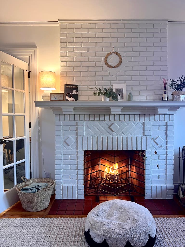  Unique colonial with contemporary design house 