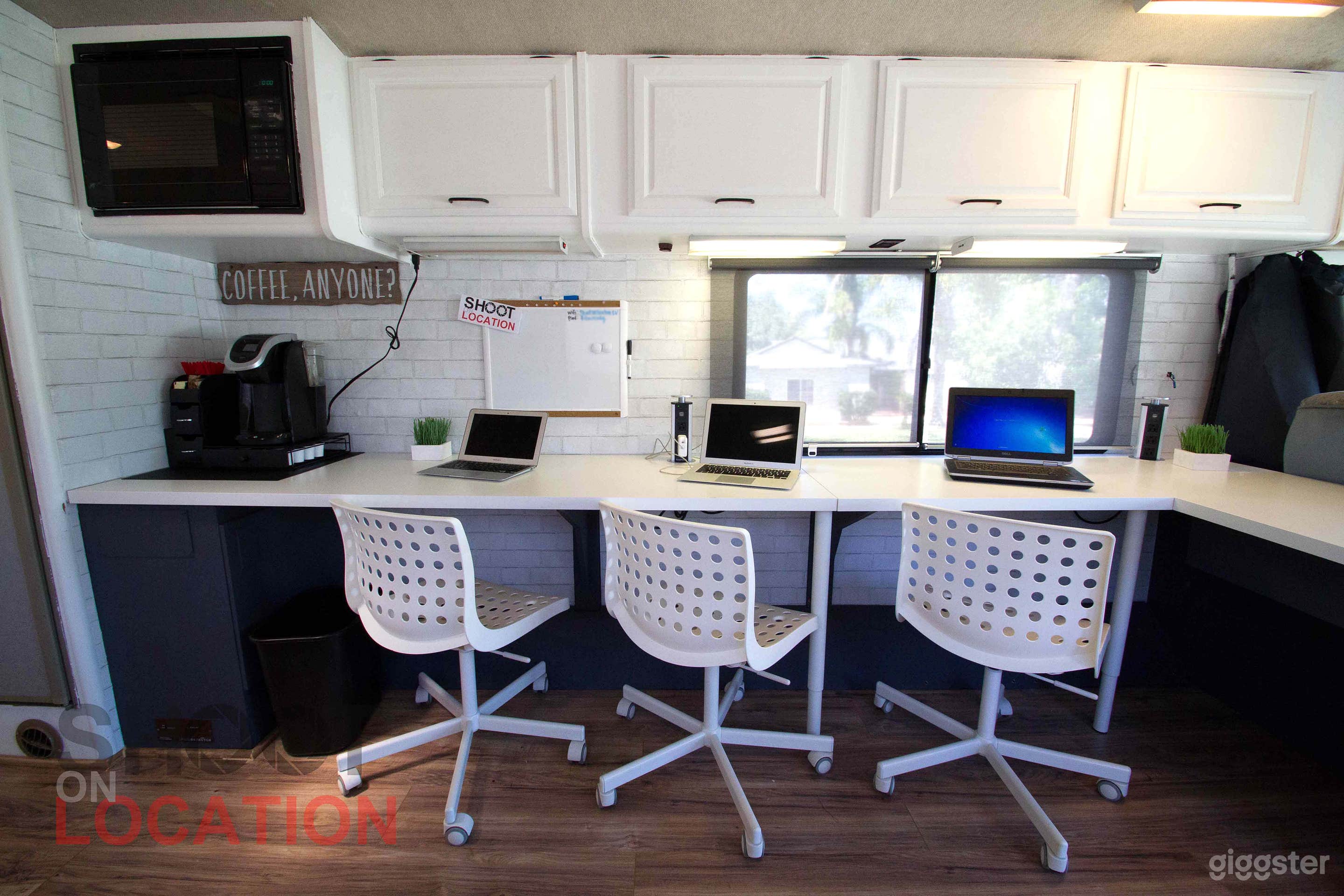 Modern Production Motorhome Photo 2